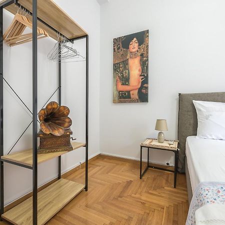 Apartamento Andromar In The Heart Of Kolonaki Atenas Exterior foto